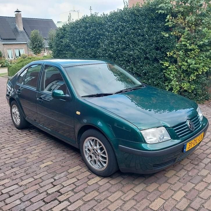 Occasion 1999 VW Bora | € 900 (Goede deal) - Afbeelding 1/4