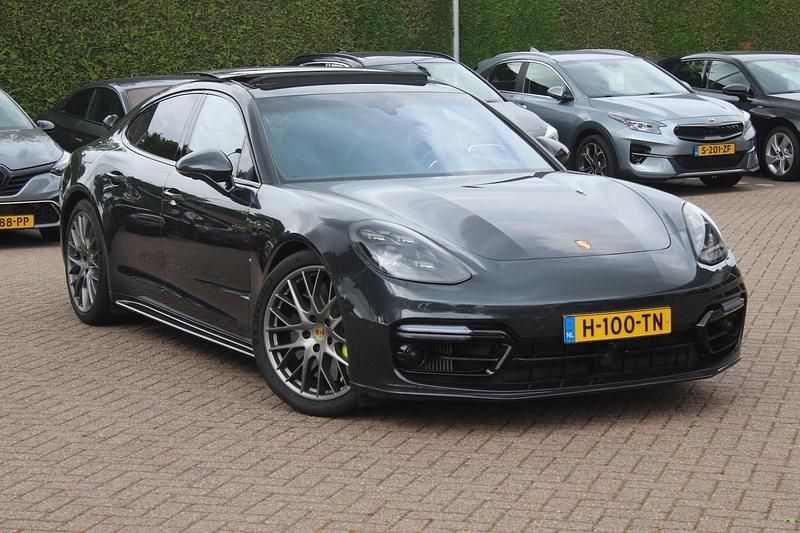 Grijs Gebruikt 2019 Porsche Panamera Turbo S Sedan | € 62.950 - Afbeelding 1/4