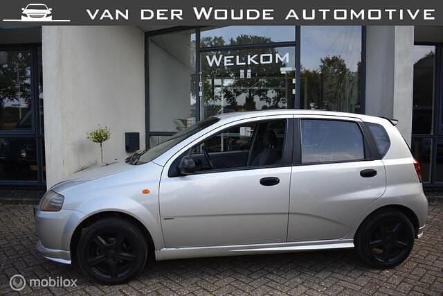 Grijs Gebruikt 2006 Chevrolet Kalos Sport Hatchback | € 1.750 (Iets duurder) - Afbeelding 1/4