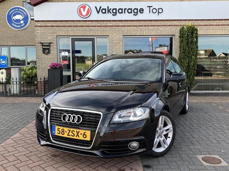Occasion Audi A3 Sportback S-Line 105 PK (77 kW) 2013 Zwart Hatchback