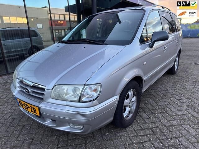 Grijs Gebruikt 2006 Hyundai Trajet Dynamiq MPV | € 3.250 - Afbeelding 1/4