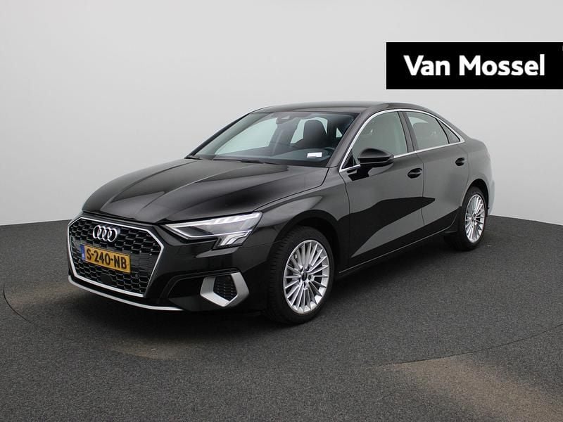 Zwart Occasion 2023 Audi A3 Advanced Sedan | € 24.400 (Eerlijke prijs) - Afbeelding 1/4