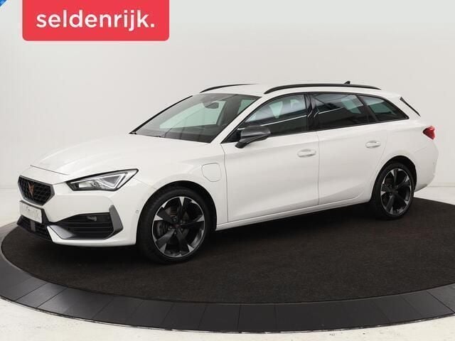 Wit Gebruikt 2022 Cupra Leon Hatchback | € 24.900 (Goede deal) - Afbeelding 1/4