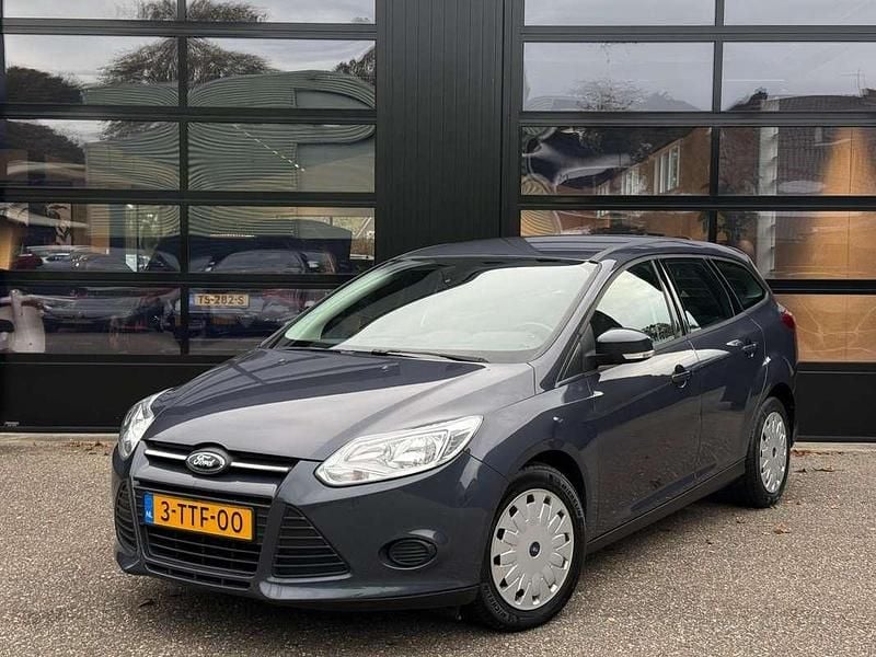 Grijs Gebruikt 2014 Ford Focus Trend Stationwagen | € 6.999 (Eerlijke prijs) - Afbeelding 1/4