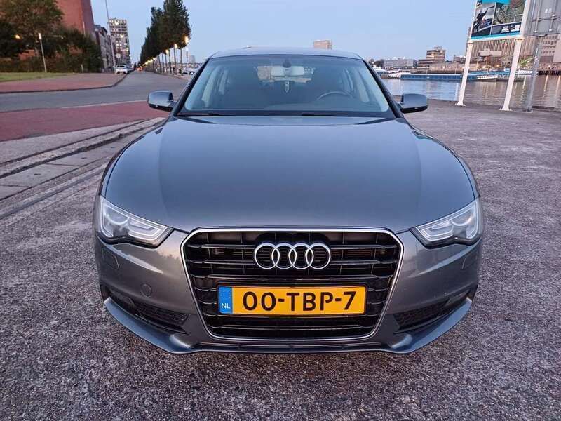Zilver Gebruikt 2012 Audi A5 Proline Coupé | € 8.000 (Eerlijke prijs) - Afbeelding 1/4