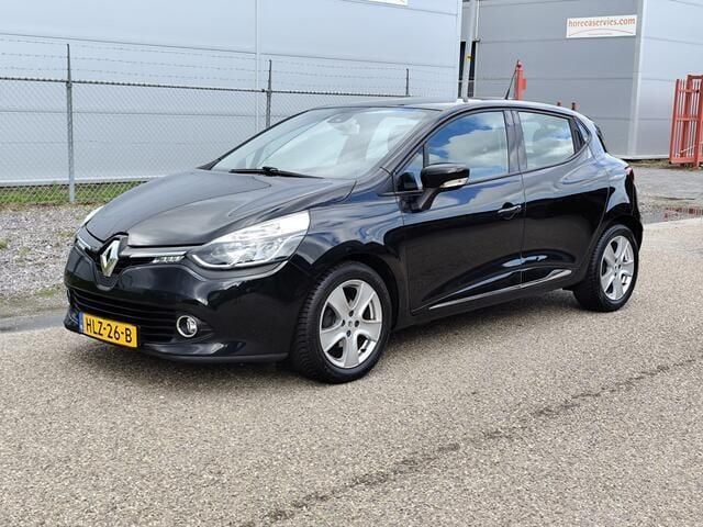 Zwart Gebruikt 2013 Renault Clio IV Night&Day Hatchback | € 5.750 (Eerlijke prijs) - Afbeelding 1/4