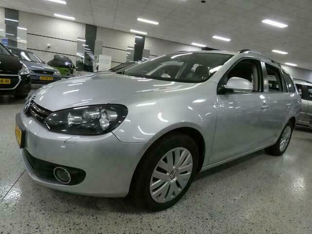 Grijs, metallic lak Gebruikt 2011 VW Golf VI Comfortline Stationwagen | € 7.750 (Iets duurder) - Afbeelding 1/4