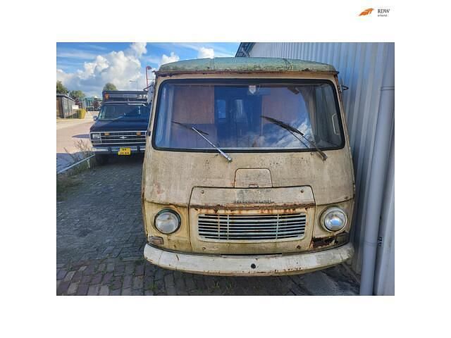 Beige Gebruikt 1976 Peugeot J7 MPV | € 650 - Afbeelding 1/4