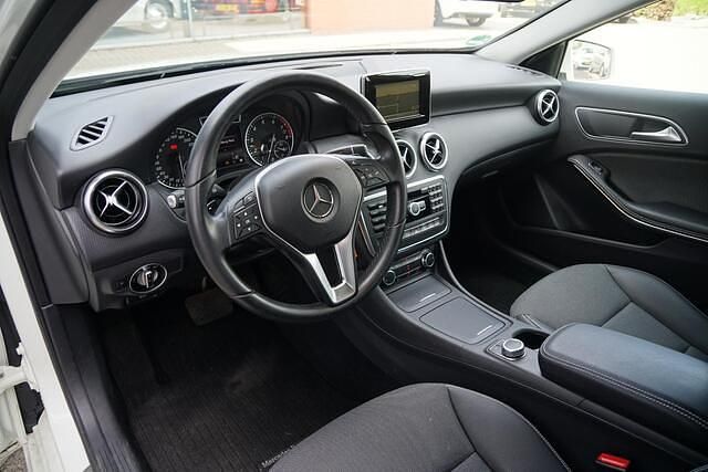 Occasion Mercedes A180 Ambition 123 PK (90 kW) 2015 Wit Hatchback