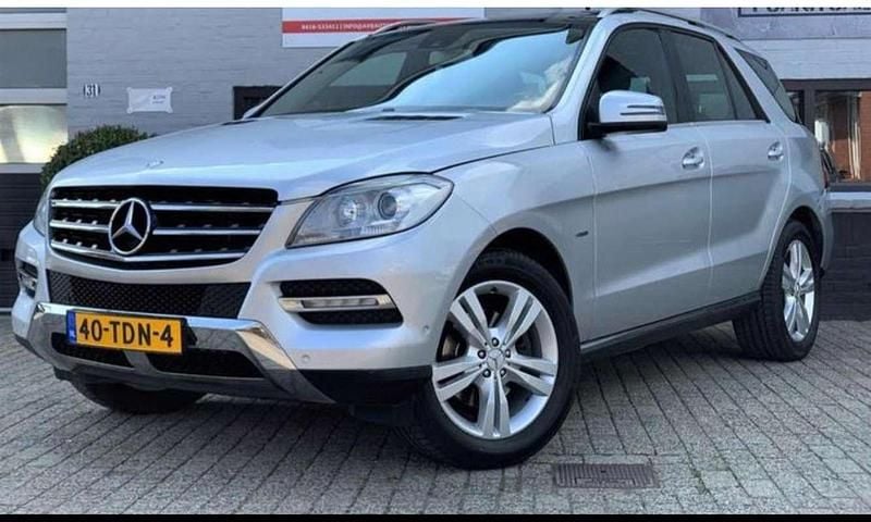 Grijs Gebruikt 2012 Mercedes ML350 SUV | € 16.000 - Afbeelding 1/4