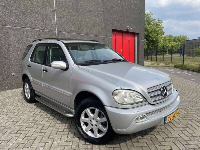 Grijs Gebruikt 2003 Mercedes ML350 SUV | € 3.999 (Iets duurder) - Afbeelding 1/4