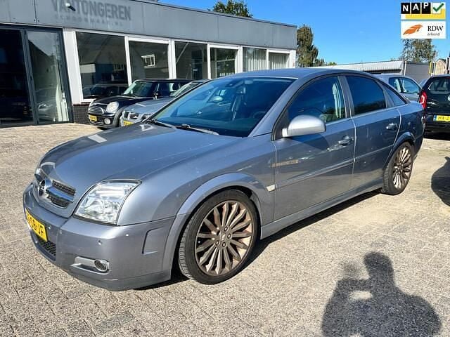Grijs Gebruikt 2005 Opel Vectra GTS Elegance Hatchback | € 999 (Super prijs) - Afbeelding 1/4