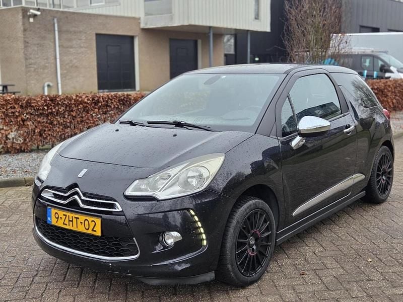 Zwart Occasion 2010 Citroën DS3 So Chic Hatchback | € 1.650 (Goede deal) - Afbeelding 1/4