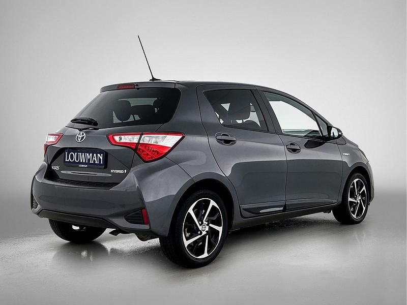 Occasion Toyota Yaris Hybrid Executive 2025 Grijs Hatchback