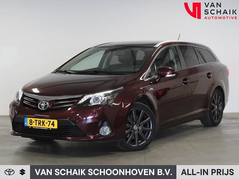 Rood Gebruikt 2012 Toyota Avensis Business Edition Stationwagen | € 10.599 - Afbeelding 1/4