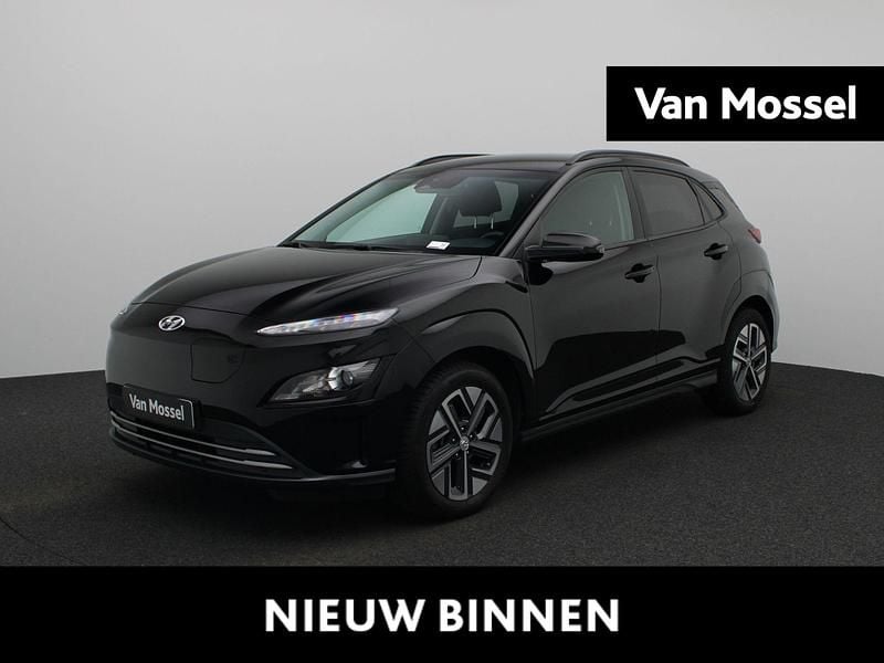 Zwart Gebruikt 2023 Hyundai Kona SUV | € 20.900 (Goede deal) - Afbeelding 1/4