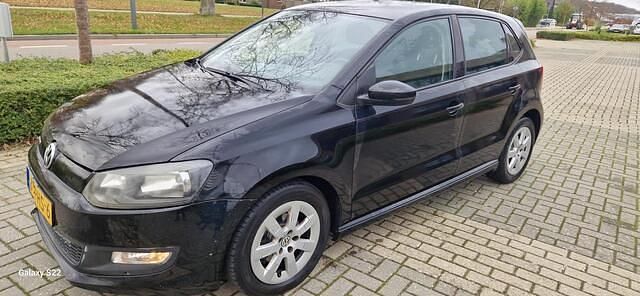 Zwart Gebruikt 2011 VW Polo Comfortline Hatchback | € 2.850 (Duur) - Afbeelding 1/4