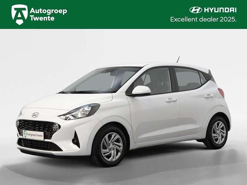 Wit Gebruikt 2023 Hyundai i10 Comfort Hatchback | € 14.795 (Goede deal) - Afbeelding 1/4