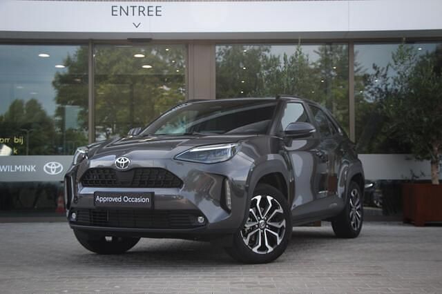Grijs Gebruikt 2025 Toyota Yaris MPV | € 30.900 (Eerlijke prijs) - Afbeelding 1/4