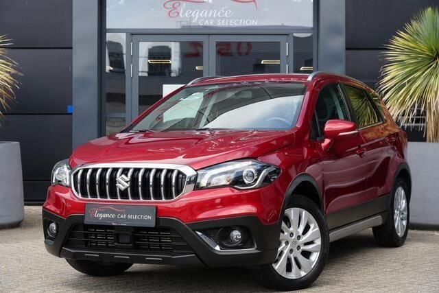 Rood, metallic lak Gebruikt 2020 Suzuki SX4 S-Cross Style SUV | € 16.950 (Super prijs) - Afbeelding 1/4