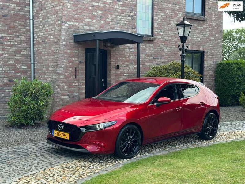 Rood Gebruikt 2021 Mazda 3 Luxury Hatchback | € 21.900 (Eerlijke prijs) - Afbeelding 1/4