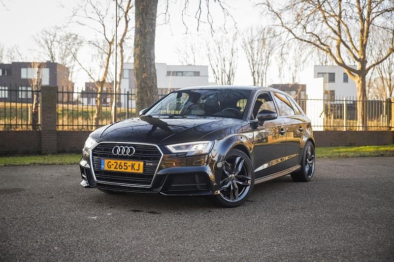 Occasion Audi A3 Sportback Sport 2019 Zwart (metallic) Hatchback