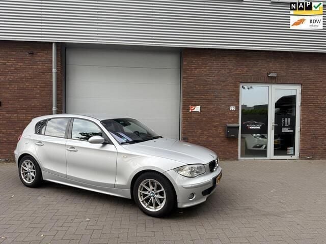 Grijs Gebruikt 2005 BMW 118 Hatchback | € 3.999 (Goede deal) - Afbeelding 1/4