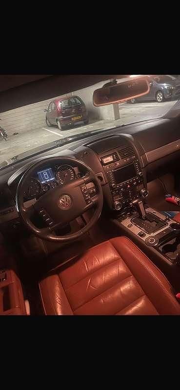 Zwart Gebruikt 2006 VW Touareg SUV | € 4.000 (Super prijs) - Afbeelding 1/4