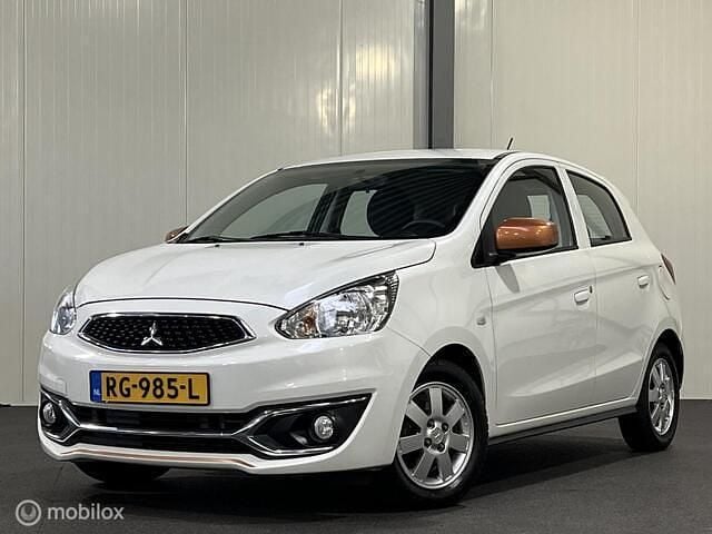 Wit Occasion 2017 Mitsubishi Space Star Hatchback | € 7.445 (Eerlijke prijs) - Afbeelding 1/3