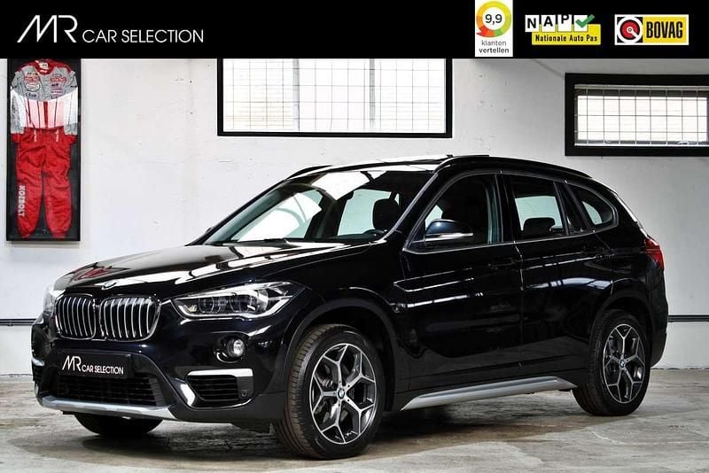 Zwart Gebruikt 2019 BMW X1 Basis SUV | € 26.750 (Eerlijke prijs) - Afbeelding 1/3