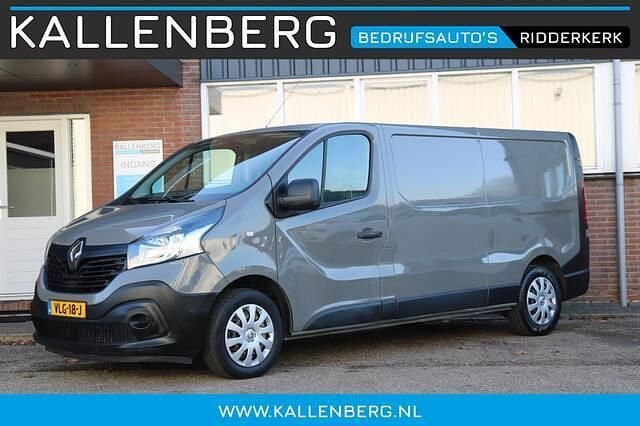 Grijs (metallic) Occasion 2018 Renault Trafic Komfort MPV | € 11.900 (Goede deal) - Afbeelding 1/4