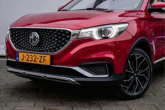 Occasion MG ZS Luxury 110 kW (150 PK) 2020 Rood (metallic) SUV