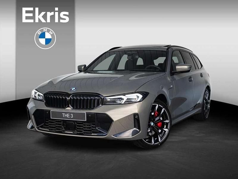 Blauw Nieuw 2025 BMW 330e Comfort Edition Stationwagen | € 79.410 (Duur) - Afbeelding 1/4