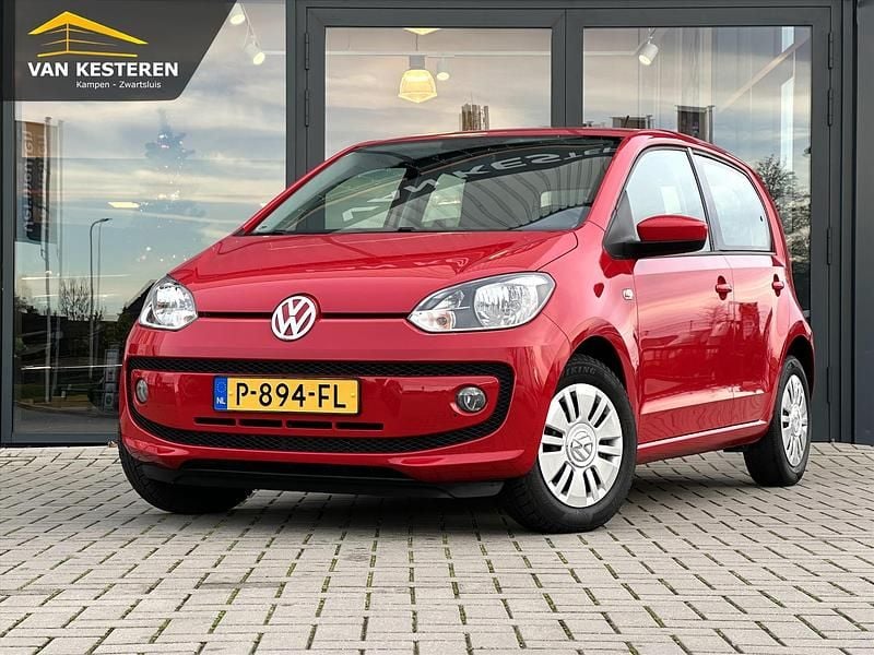 Rood (parellak) Gebruikt 2016 VW up! move up! Hatchback | € 7.445 (Goede deal) - Afbeelding 1/4