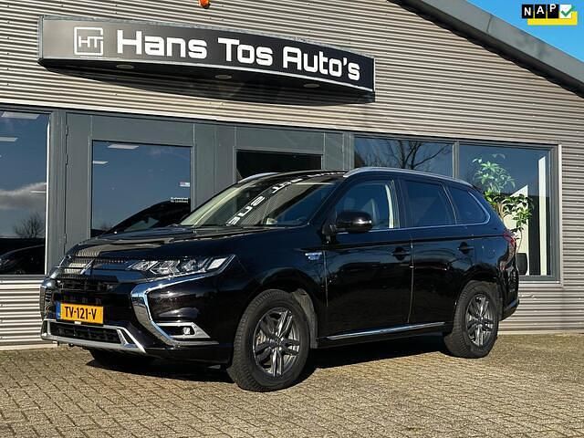 Zwart Occasion 2018 Mitsubishi Outlander Intense+ SUV | € 18.900 (Eerlijke prijs) - Afbeelding 1/4