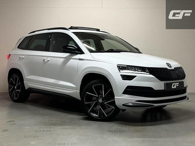 Wit Occasion 2020 Skoda Karoq SportLine SUV | € 23.950 (Eerlijke prijs) - Afbeelding 1/4