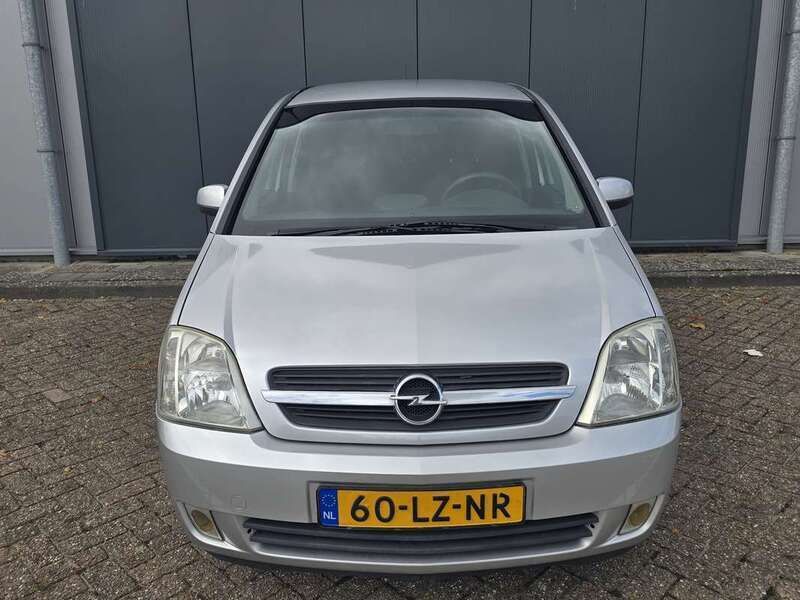 Zilver Gebruikt 2003 Opel Meriva Cosmo MPV | € 1.950 (Iets duurder) - Afbeelding 1/4