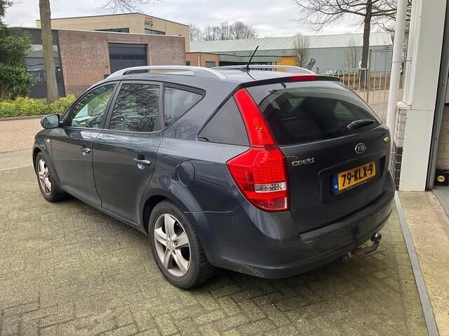 Occasion Kia Ceed 90 PK (66 kW) 2010 Grijs (metallic) Hatchback