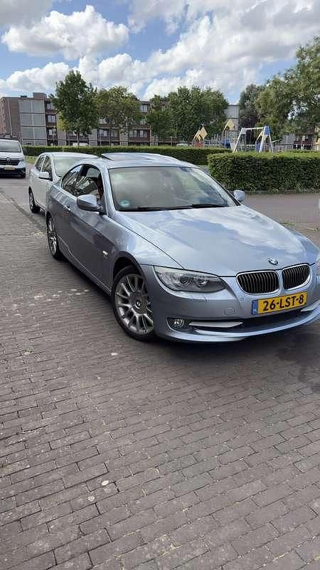 Blauw Gebruikt 2010 BMW 335 Executive Coupé | € 13.500 (Goede deal) - Afbeelding 1/4
