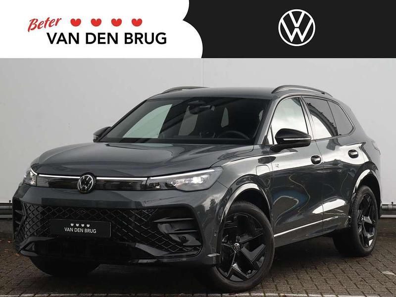 Grijs Gebruikt 2025 VW Tiguan R-line Edition SUV | € 52.900 (Super prijs) - Afbeelding 1/3
