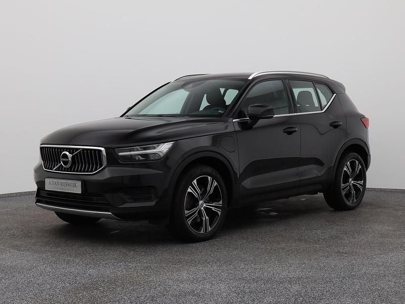 Zwart (metallic) Gebruikt 2021 Volvo XC40 Inscription SUV | € 23.900 (Super prijs) - Afbeelding 1/4