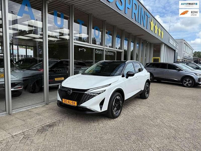 Wit Gebruikt 2024 Nissan Qashqai N-Connecta SUV | € 31.999 (Goede deal) - Afbeelding 1/4