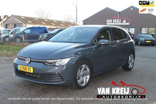 Grijs, metallic lak Gebruikt 2021 VW Golf VIII Life Hatchback | € 18.950 (Goede deal) - Afbeelding 1/4