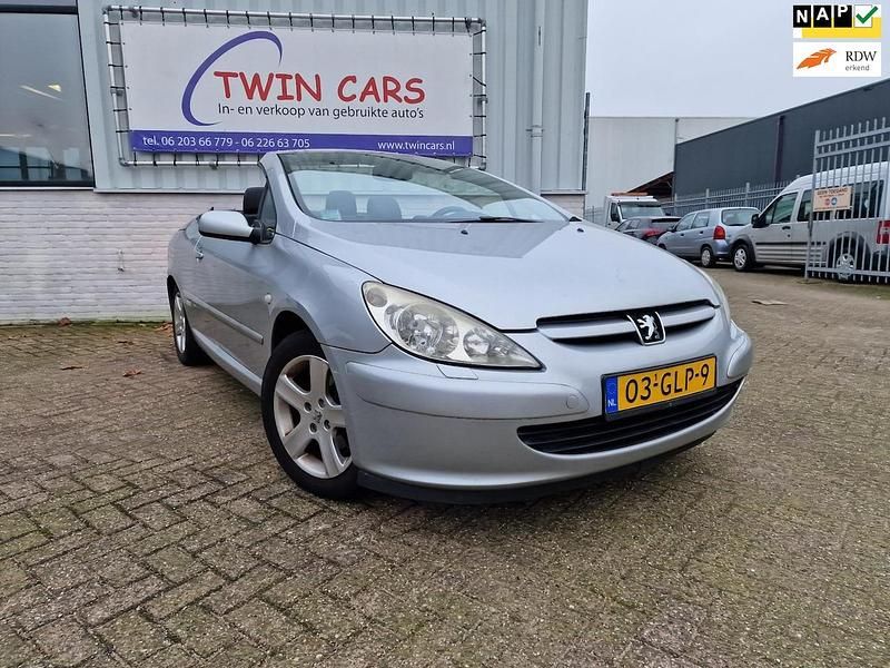 Occasion Peugeot 307 CC 136 PK (100 kW) 2004 Grijs, metallic lak Cabriolet