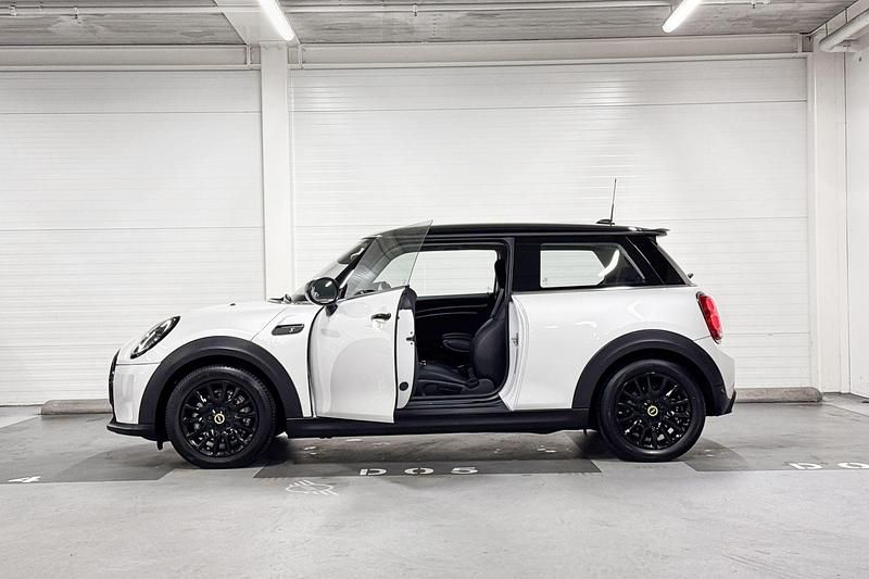 Occasion Mini Cooper 135 kW (184 PK) 2023 Nanuq white (c6a) (licht wit) Hatchback