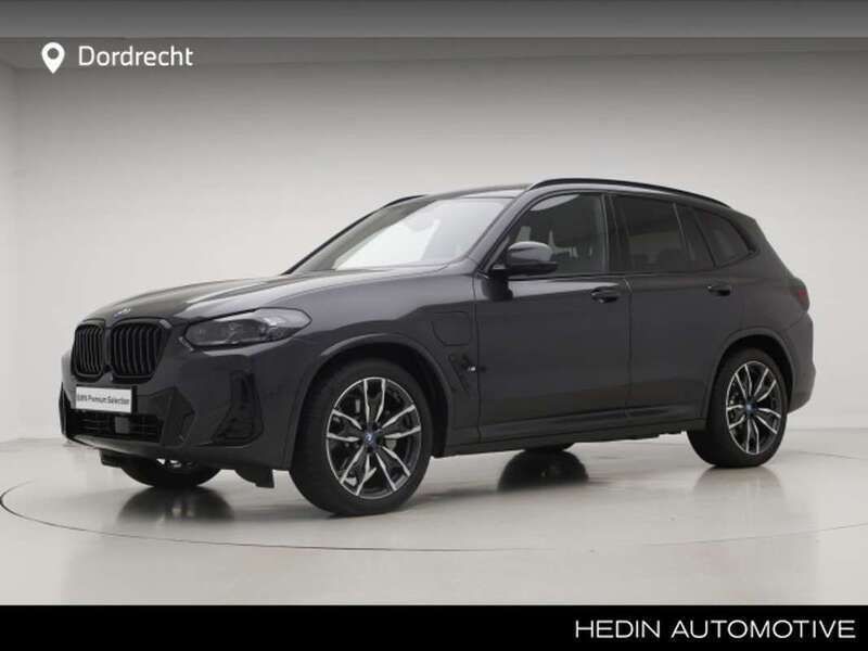 Grijs, metallic lak Gebruikt 2024 BMW X3 M Sport SUV | € 72.895 - Afbeelding 1/3