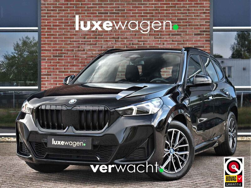 Zwart Gebruikt 2023 BMW X1 M Sport SUV | € 49.900 (Goede deal) - Afbeelding 1/4