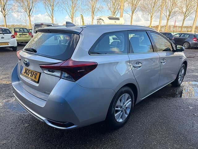 Occasion Toyota Auris 99 PK (72 kW) 2018 Grijs Hatchback