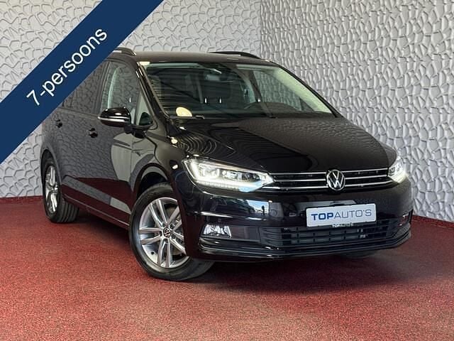 Zwart Gebruikt 2024 VW Touran S MPV | € 40.888 (Eerlijke prijs) - Afbeelding 1/4