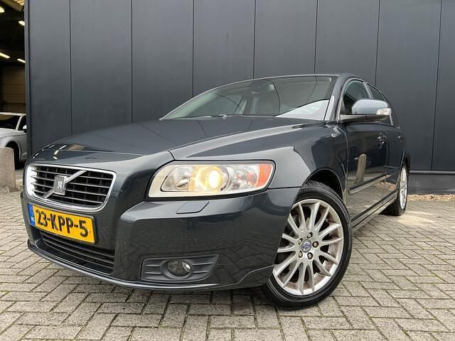 Grijs (metallic) Occasion 2010 Volvo V50 Stationwagen | € 4.995 (Eerlijke prijs) - Afbeelding 1/4